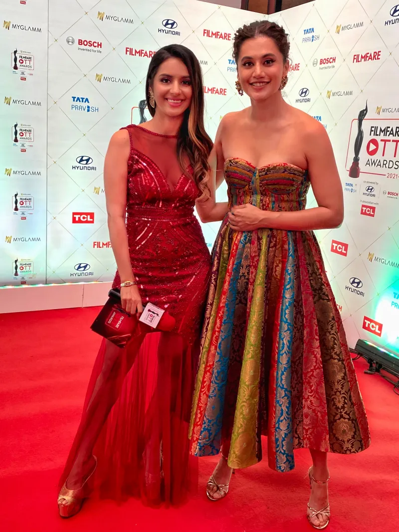 Lincia Rosario hosting Lincia Rosario x Taapsee Pannu OTT Filmfare — Celebrity